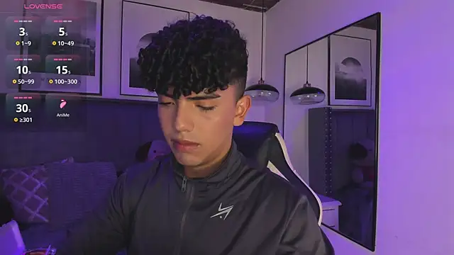 Snapshot of Niick_Twiink chatting on 11.27.25 Niick Twiink online show from 11.27.25