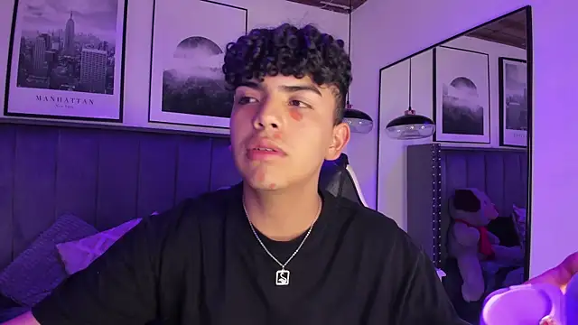 Snapshot of Niick_Twiink chatting on 12.17.25 Niick Twiink online show from 12.17.25