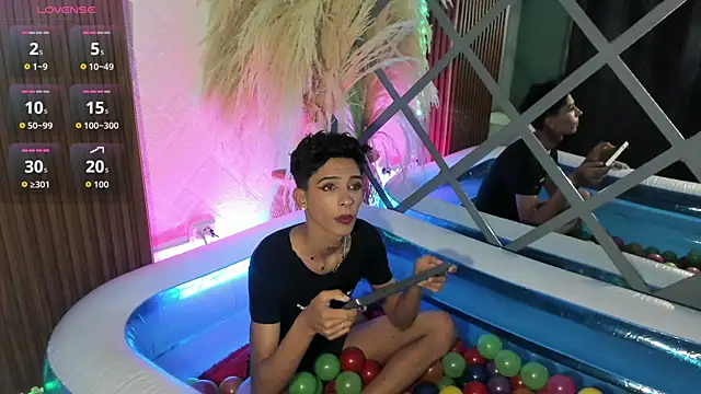 Snapshot of Max_Steell chatting on 11.15.25 Max Steell online show from 11.15.25