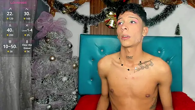 Snapshot of Max_Steell chatting on 11.22.25 Max Steell online show from 11.22.25