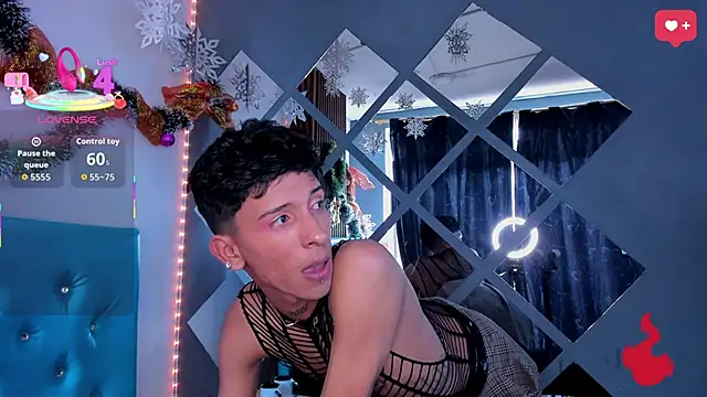 Snapshot of Max_Steell chatting on 11.26.25 Max Steell online show from 11.26.25