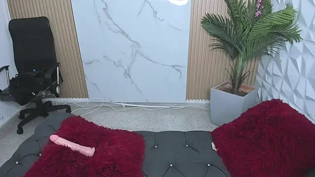 Snapshot of Samantharoseee_ chatting on 11.26.25 Samantharoseee online show from 11.26.25