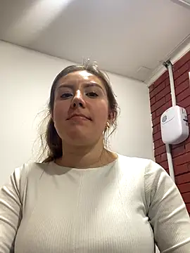 Snapshot of Adrimaretti chatting on 11.19.25 Adrimaretti online show from 11.19.25