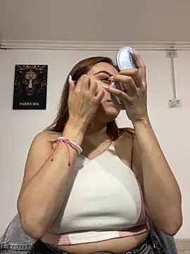 Snapshot of Adrimaretti chatting on 12.04.25 Adrimaretti online show from 12.04.25