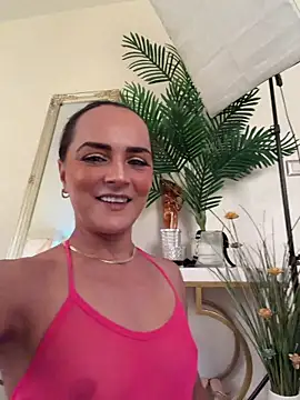 Snapshot of SiennaRosse chatting on 06.20.26 SiennaRosse online show from 06.20.26