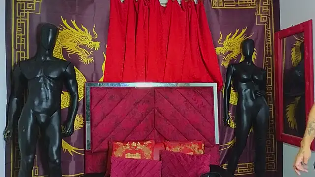 Snapshot of Scoundrel_Room chatting on 11.03.25 Scoundrel Room online show from 11.03.25