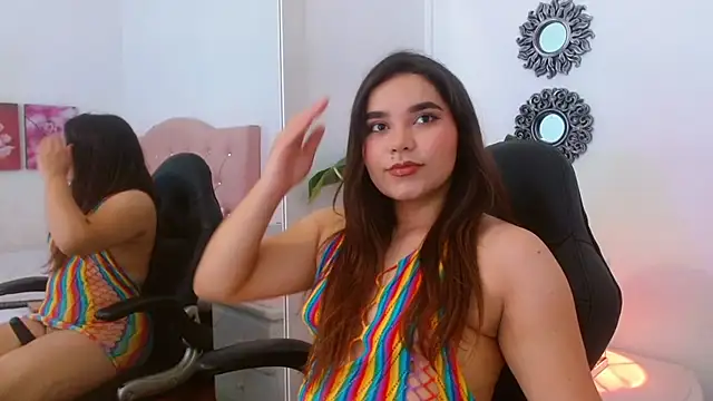 Snapshot of barbara_baker_ chatting on 11.23.25 barbara baker online show from 11.23.25