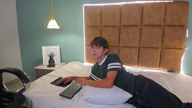 NicolasFerrer18 online show from 11.09.25