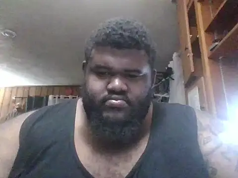 Snapshot of swolehammer chatting on 10.28.25 swolehammer online show from 10.28.25