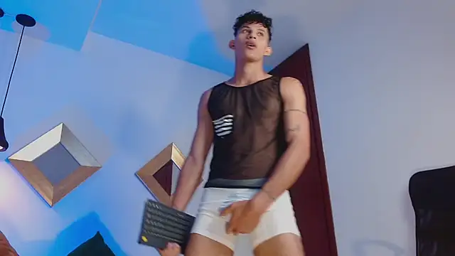 KamiSuarez online show from 03.27.26