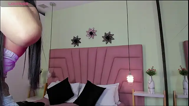 Kim Luna1 online show from 05.13.26