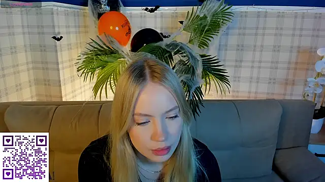 Melanie Ryer online show from 10.30.25