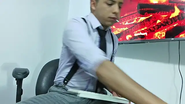 Snapshot of Mike_Fetiche chatting on 11.17.25 Mike Fetiche online show from 11.17.25