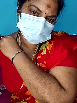 Snapshot of deepikasree143 chatting on 10.31.25 deepikasree143 online show from 10.31.25