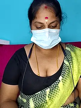 Snapshot of deepikasree143 chatting on 11.13.25 deepikasree143 online show from 11.13.25