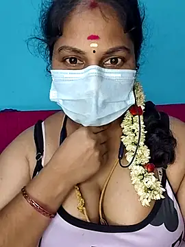 Snapshot of deepikasree143 chatting on 11.14.25 deepikasree143 online show from 11.14.25