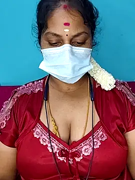 Snapshot of deepikasree143 chatting on 11.18.25 deepikasree143 online show from 11.18.25