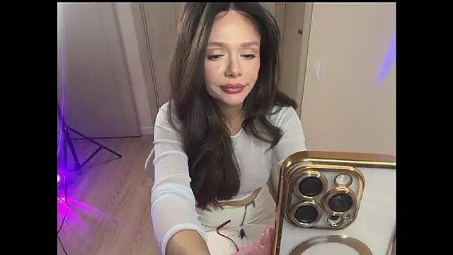 Snapshot of Lisa_Graham chatting on 12.16.25 Lisa Graham online show from 12.16.25