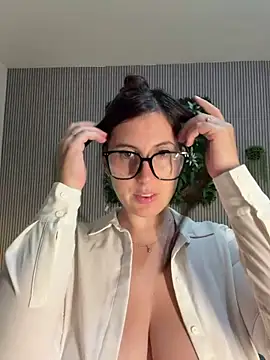 MysteryGirl   online show from 05.21.26