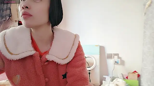 Snapshot of Yan61 chatting on 11.26.25 Yan61 online show from 11.26.25