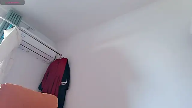 Snapshot of Yan61 chatting on 12.14.25 Yan61 online show from 12.14.25