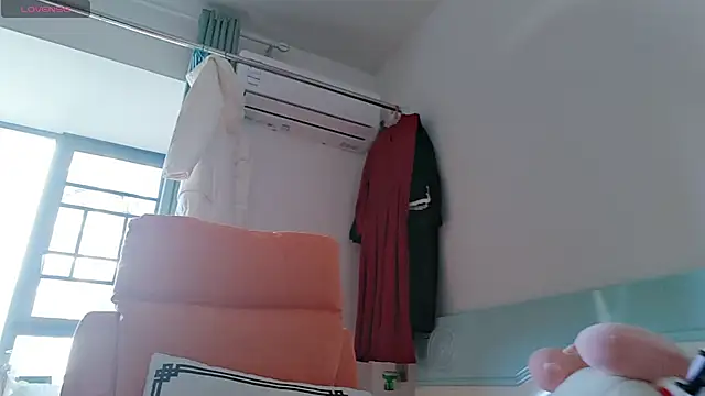 Snapshot of Yan61 chatting on 12.17.25 Yan61 online show from 12.17.25