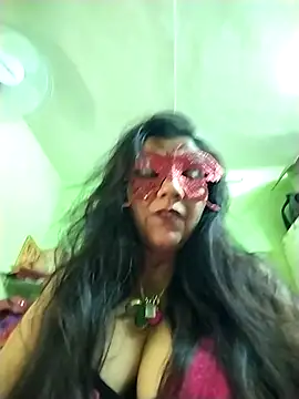 Snapshot of LOVE__RANI chatting on 11.11.25 LOVE RANI online show from 11.11.25