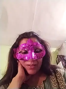 Snapshot of LOVE__RANI chatting on 11.15.25 LOVE RANI online show from 11.15.25