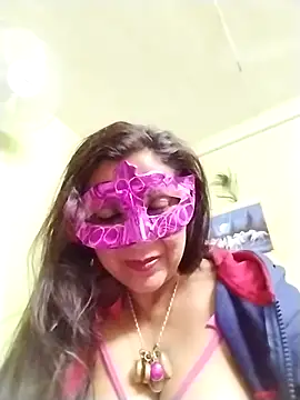 Snapshot of LOVE__RANI chatting on 11.20.25 LOVE RANI online show from 11.20.25