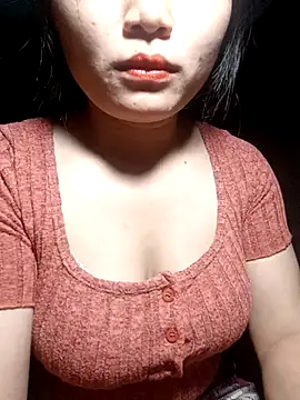 Snapshot of yoyo-mi chatting on 10.30.25 yoyo-mi online show from 10.30.25