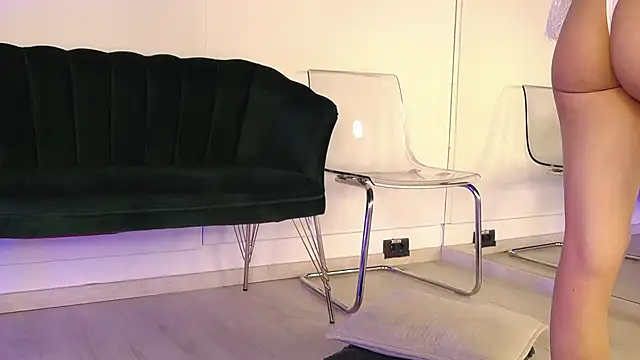 Snapshot of RebbeccaRay chatting on 11.25.25 RebbeccaRay online show from 11.25.25