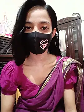 Green LaDY66 online show from 06.11.26