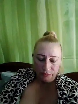 Snapshot of Esenia505 chatting on 11.01.25 Esenia505 online show from 11.01.25