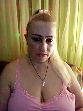 Snapshot of Esenia505 chatting on 01.13.26 Esenia505 online show from 01.13.26