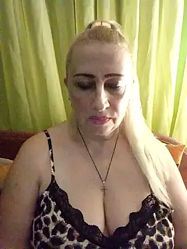 Snapshot of Esenia505 chatting on 01.13.26 Esenia505 online show from 01.13.26