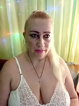 Snapshot of Esenia505 chatting on 01.14.26 Esenia505 online show from 01.14.26