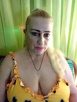 Snapshot of Esenia505 chatting on 01.14.26 Esenia505 online show from 01.14.26