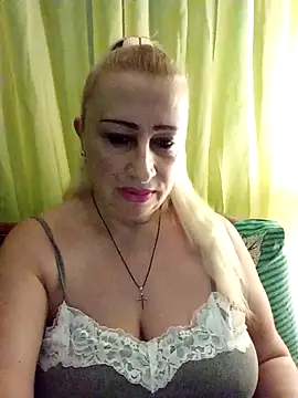 Snapshot of Esenia505 chatting on 01.16.26 Esenia505 online show from 01.16.26