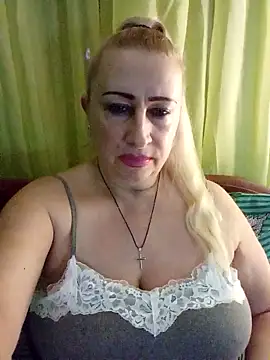 Snapshot of Esenia505 chatting on 01.16.26 Esenia505 online show from 01.16.26