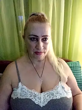 Snapshot of Esenia505 chatting on 01.17.26 Esenia505 online show from 01.17.26