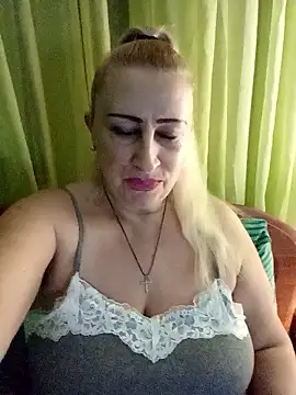 Snapshot of Esenia505 chatting on 01.17.26 Esenia505 online show from 01.17.26