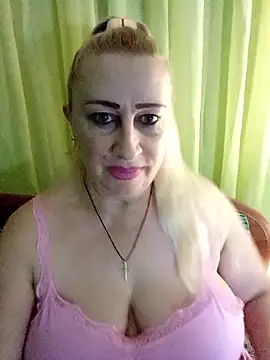 Snapshot of Esenia505 chatting on 01.18.26 Esenia505 online show from 01.18.26