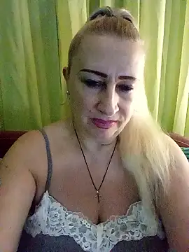 Snapshot of Esenia505 chatting on 01.19.26 Esenia505 online show from 01.19.26