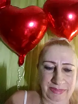 Snapshot of Esenia505 chatting on 02.17.26 Esenia505 online show from 02.17.26