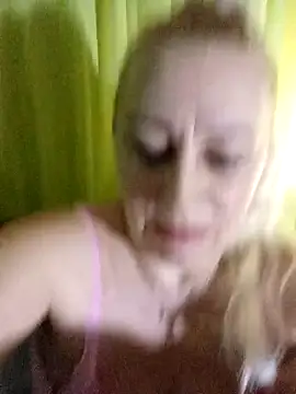 Snapshot of Esenia505 chatting on 02.18.26 Esenia505 online show from 02.18.26