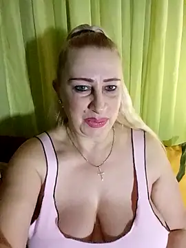 Snapshot of Esenia505 chatting on 02.24.26 Esenia505 online show from 02.24.26