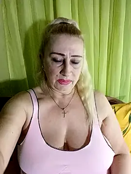 Snapshot of Esenia505 chatting on 02.28.26 Esenia505 online show from 02.28.26