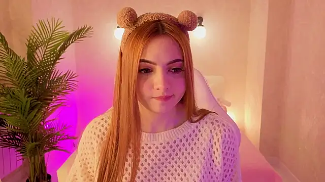 Snapshot of Daniela_Saules chatting on 11.15.25 Daniela Saules online show from 11.15.25