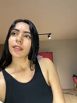 Snapshot of Sara-215 chatting on 11.03.25 Sara-215 online show from 11.03.25