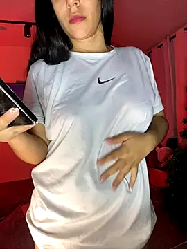 Snapshot of Sara-215 chatting on 11.22.25 Sara-215 online show from 11.22.25